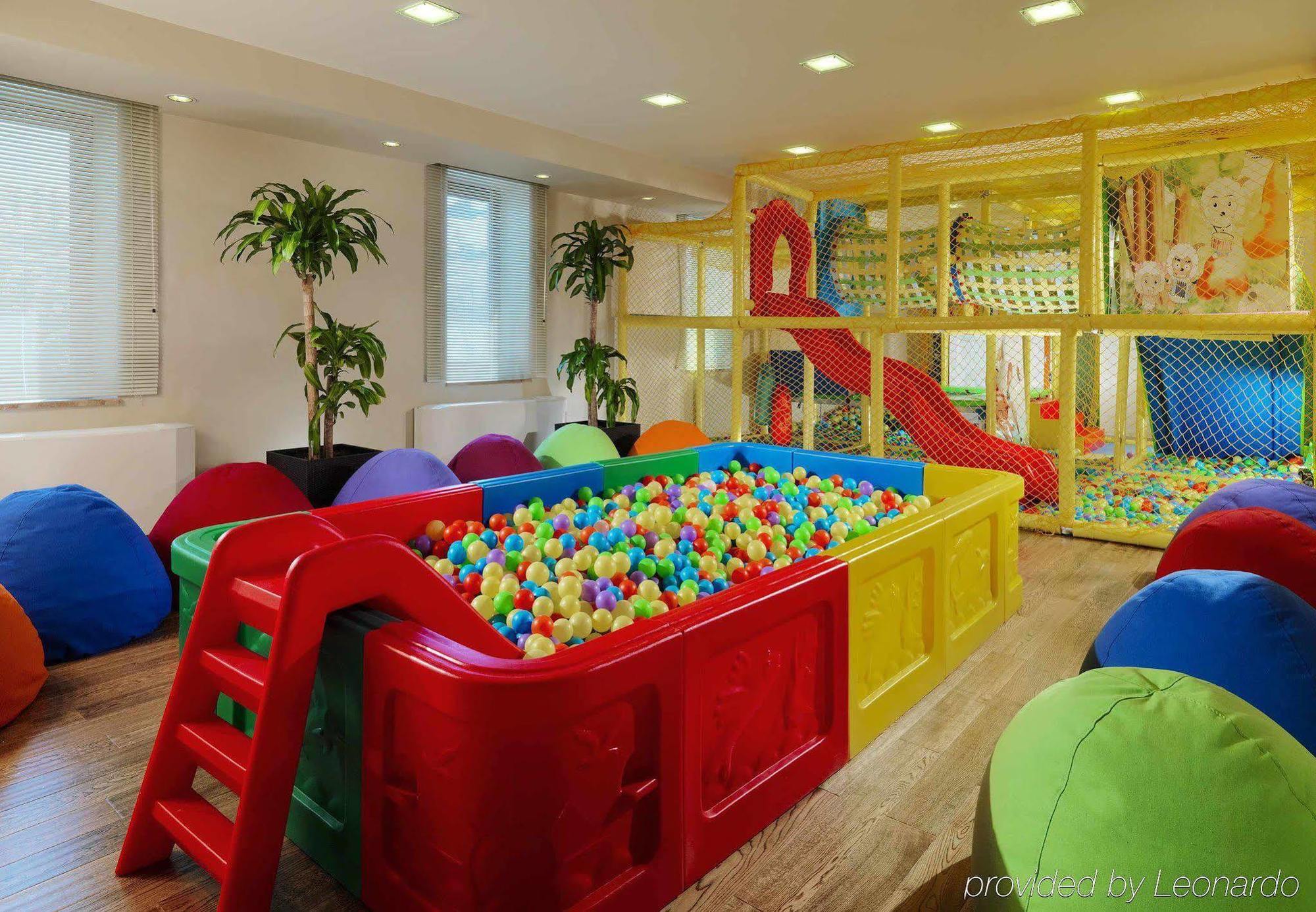 Отель Tsaghkadzor Marriott Экстерьер фото