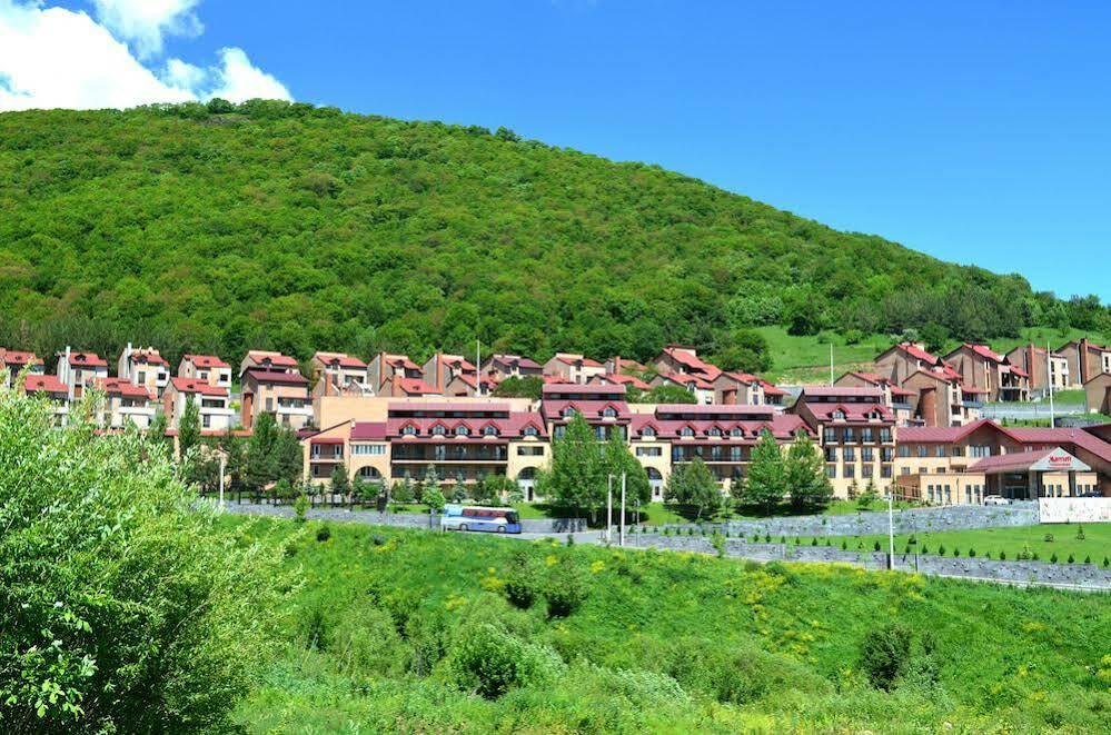 Отель Tsaghkadzor Marriott Экстерьер фото