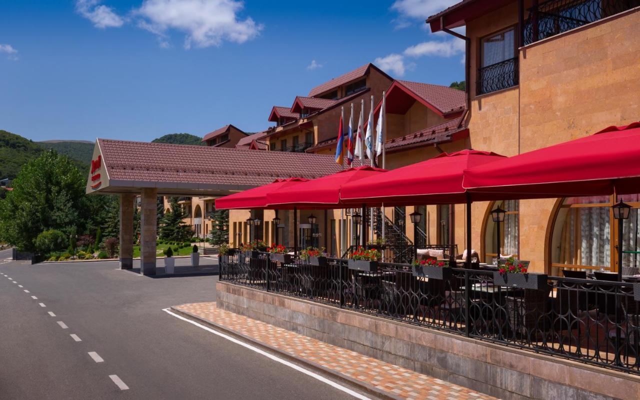 Отель Tsaghkadzor Marriott Экстерьер фото