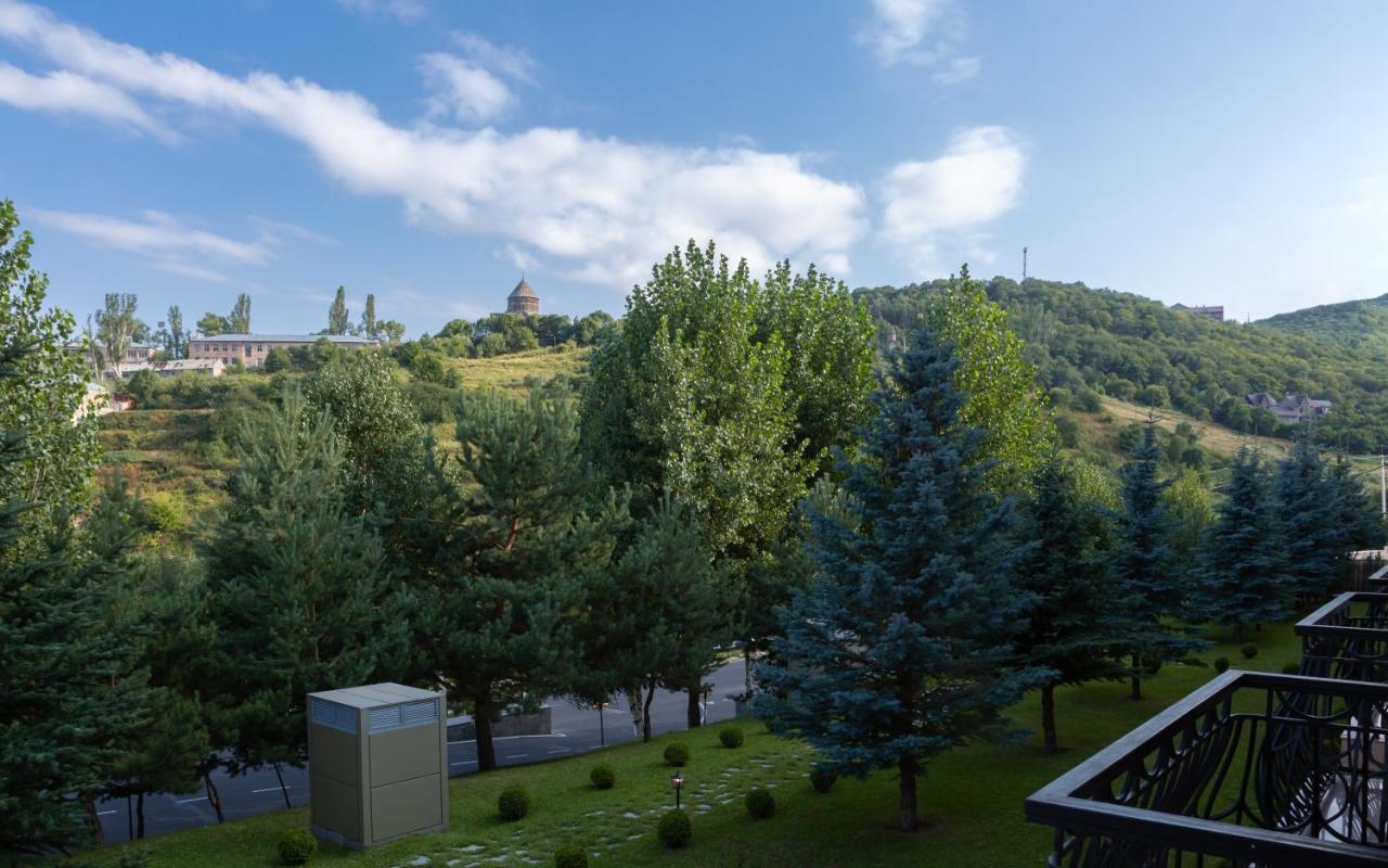 Отель Tsaghkadzor Marriott Экстерьер фото